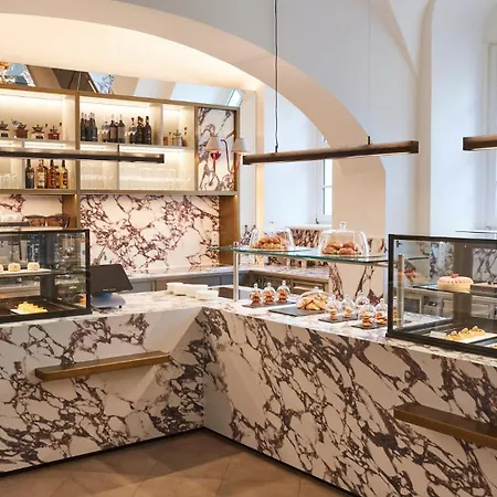 Hotel Taschenbergpalais Kempinski 5*