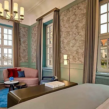Taschenbergpalais Kempinski מלון 5*
