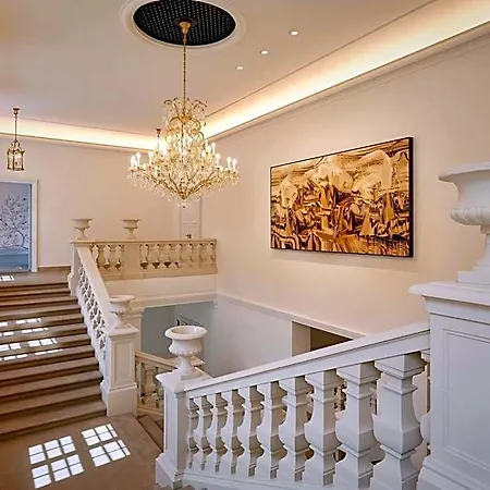 Taschenbergpalais Kempinski מלון 5*