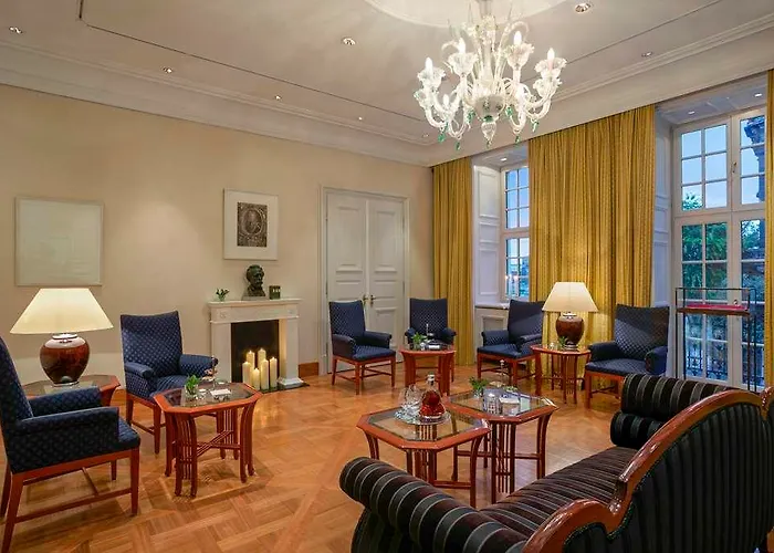 Отель Taschenbergpalais Kempinski Дрезден