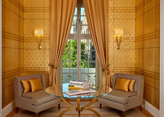 Отель Taschenbergpalais Kempinski 5*