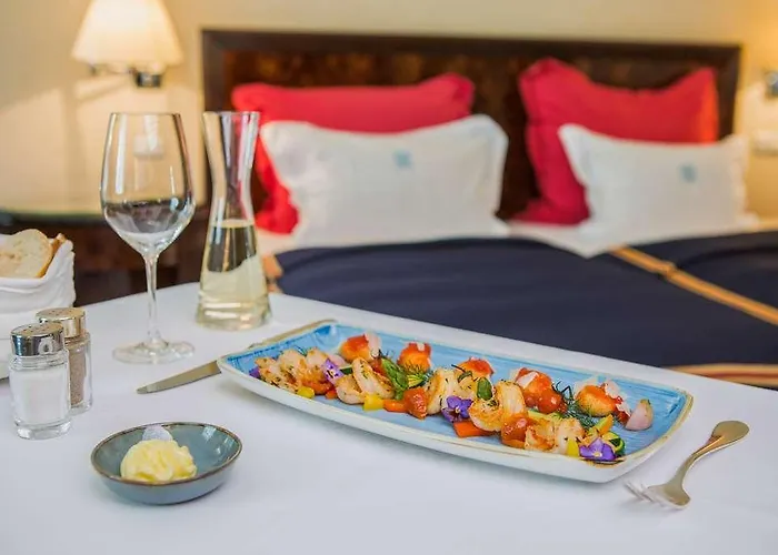 Отель Taschenbergpalais Kempinski