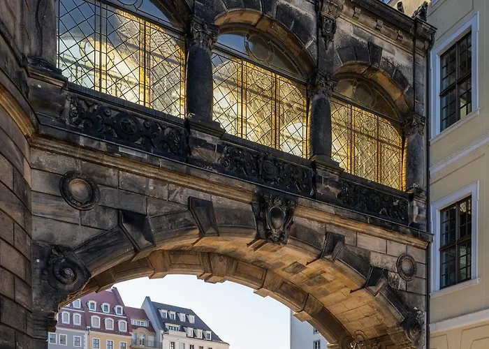 Отель Taschenbergpalais Kempinski